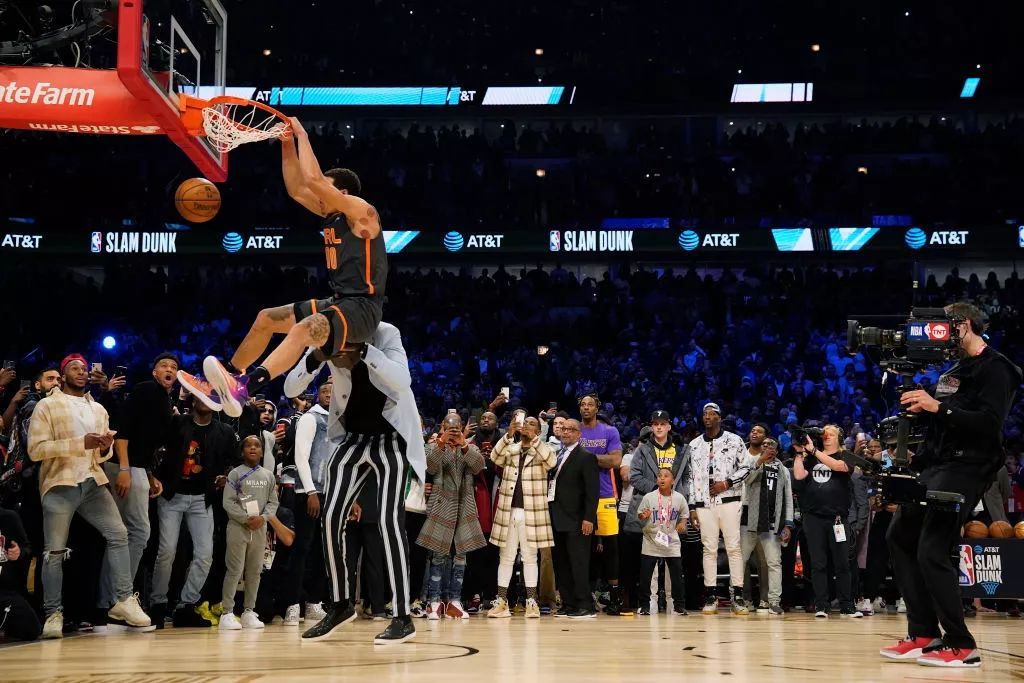 团团长对即 团团长对即